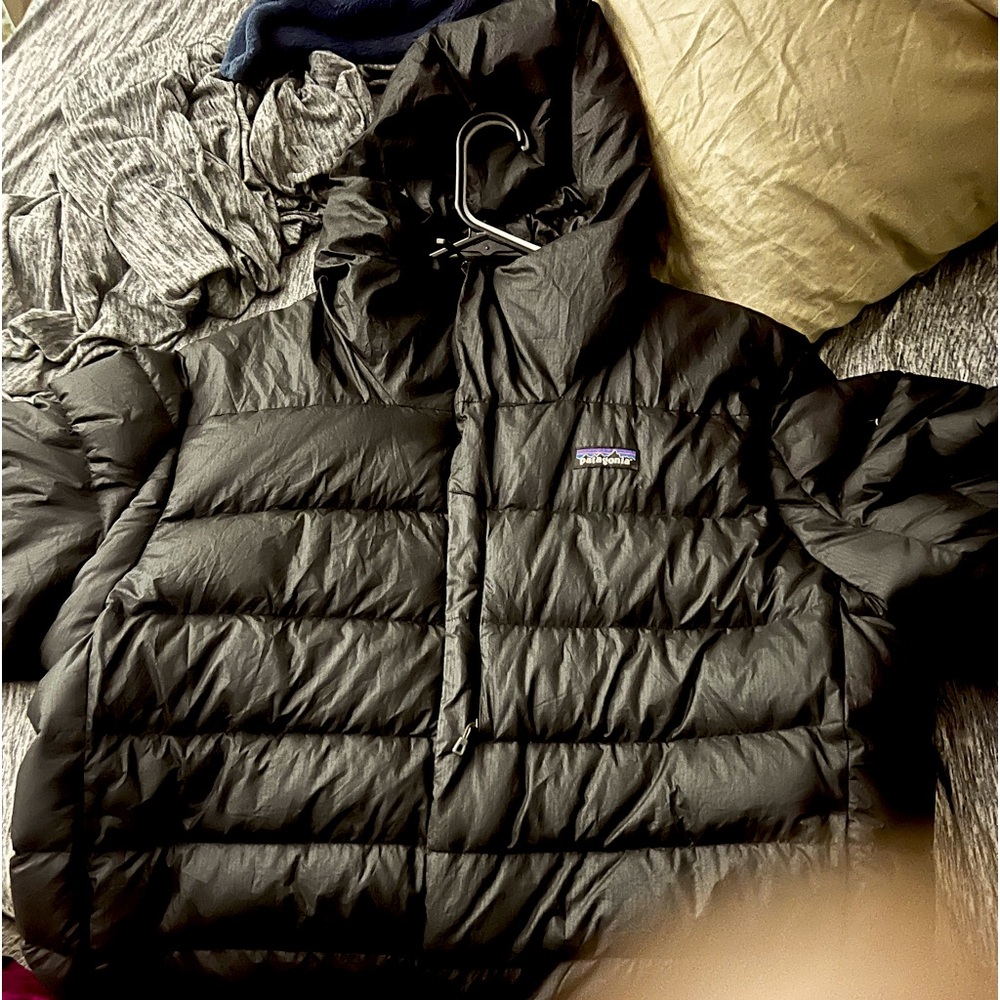 XL men’s Patagonia down jacket. SUPER WARM!!